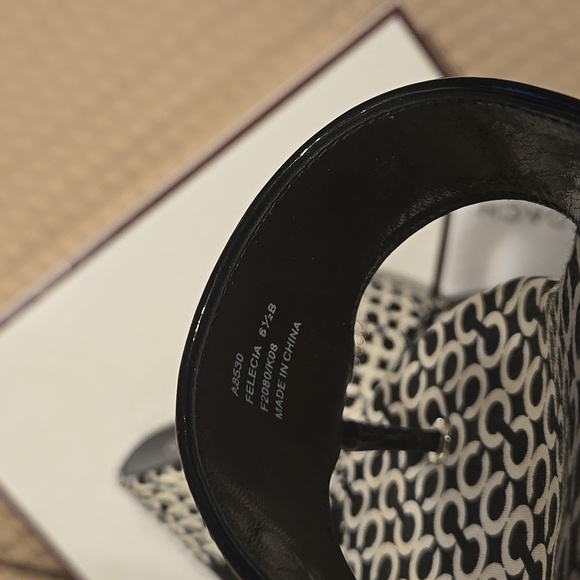 NWT Coach Sandals - Picture 6 of 6